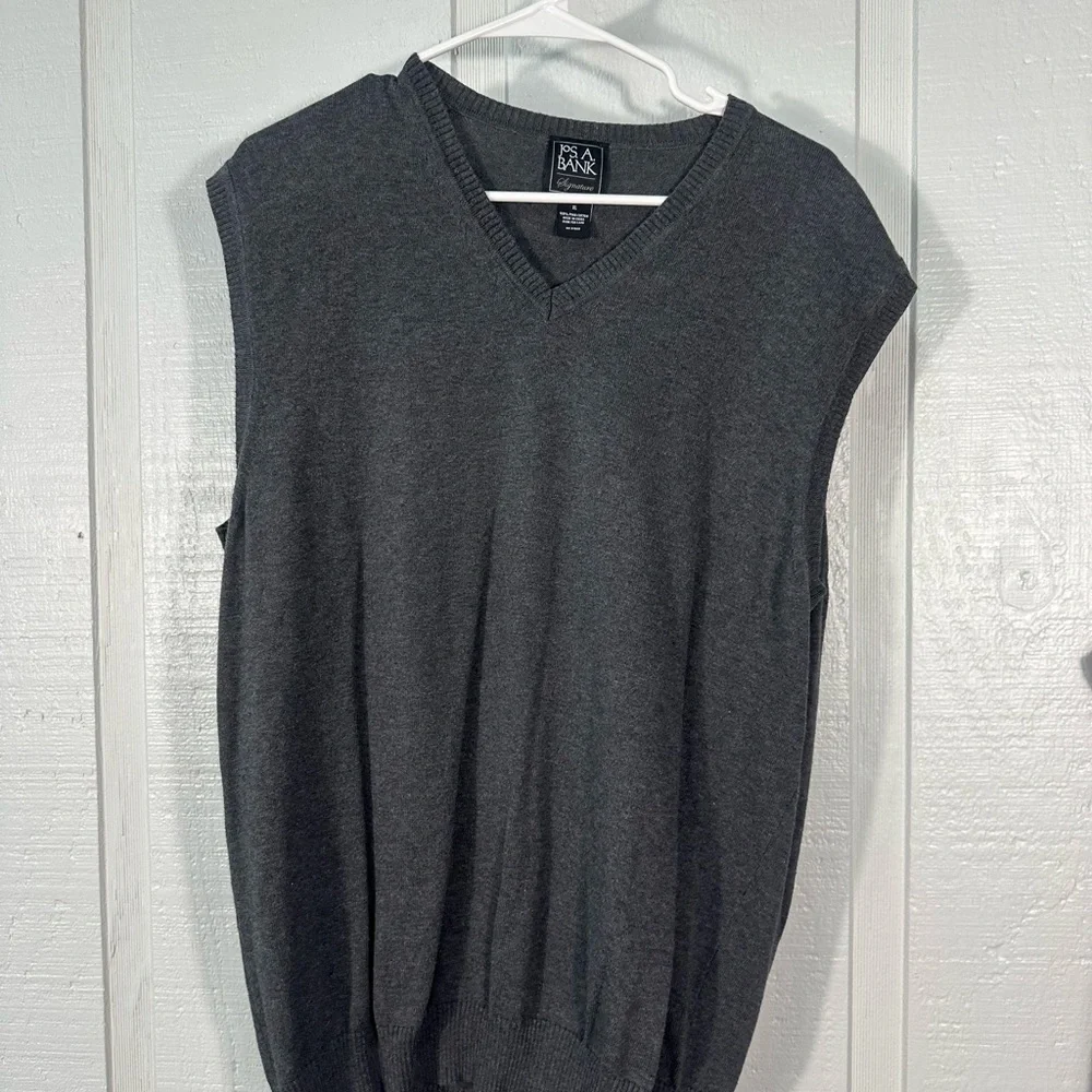 Jos A. Banks Gray Mens Sweater Vest Size XL EUC